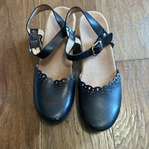 Women’s Dansko Mary Jane Sandals in size 42